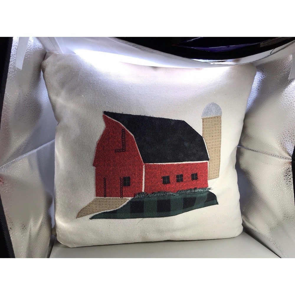 Folk Art Pillow With Barn Appliqué 15 X‎ 15